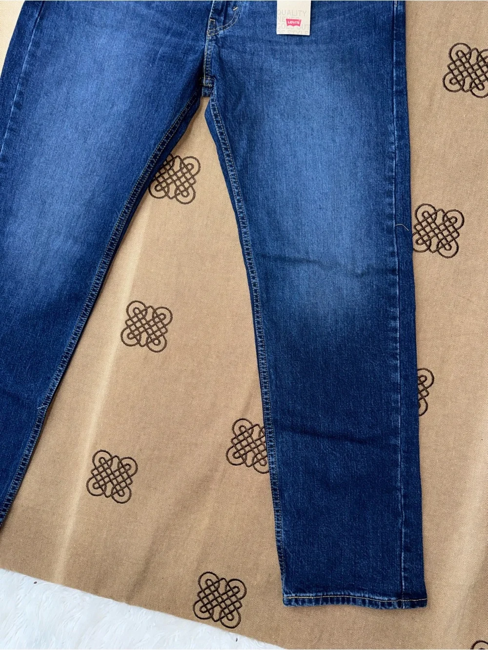Levis 505 Regular Extra Room In Thigh Straight Leg Jean In Blue Wash Size 35